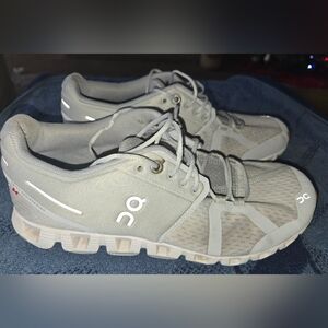 Women Swiss engineering shoes sneakers running sz 8.5used in great condition